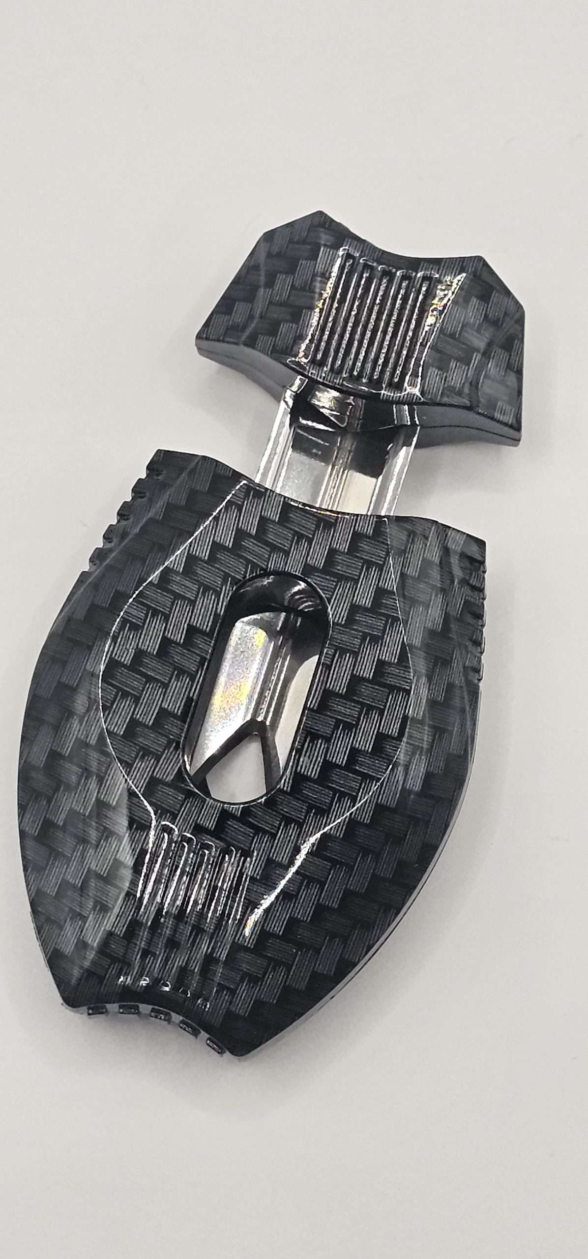 Modern Carbon Fibre Style V Cutter